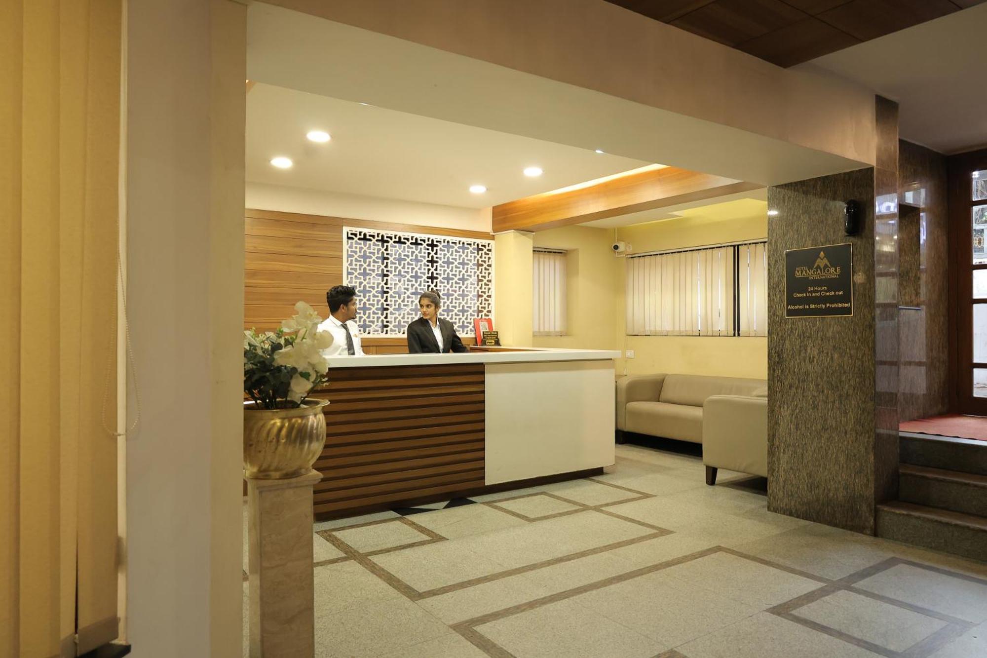 Hotel Mangalore International Exterior foto